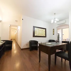 ** Affittacamere Lewisrooms Domo Italia